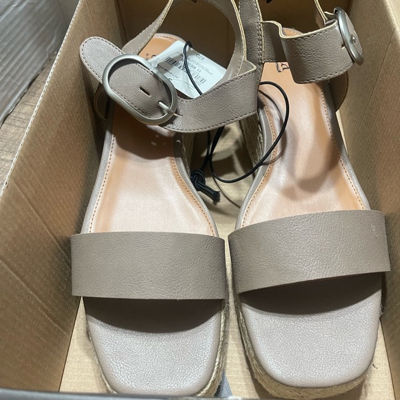 New women’s  a.n.a Sandles size 11 - Picture 5 of 7